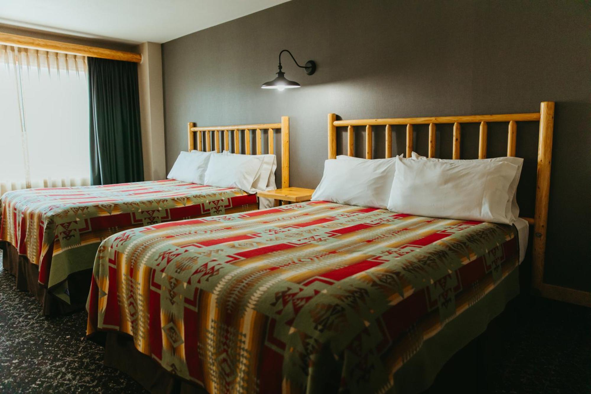 באנף Brewster Mountain Lodge מראה חיצוני תמונה
